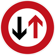 حق تقدم عبور با وسیله نقلیه مقابل است.