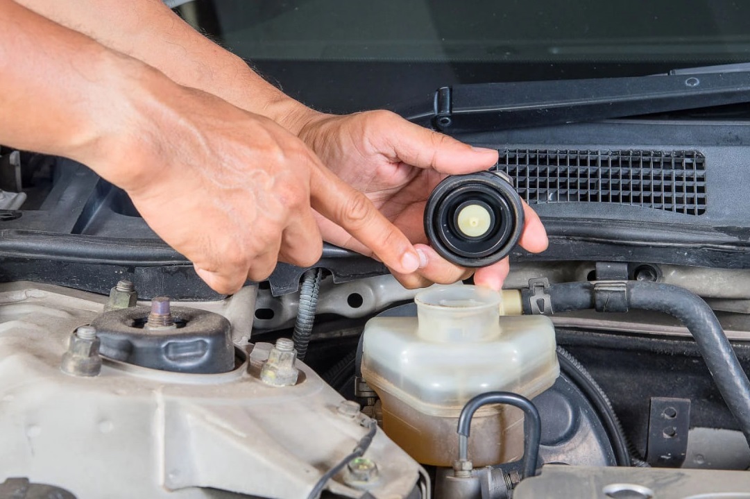 بازدید سطح روغن ترمز هر از چه مدت باید انجام شود